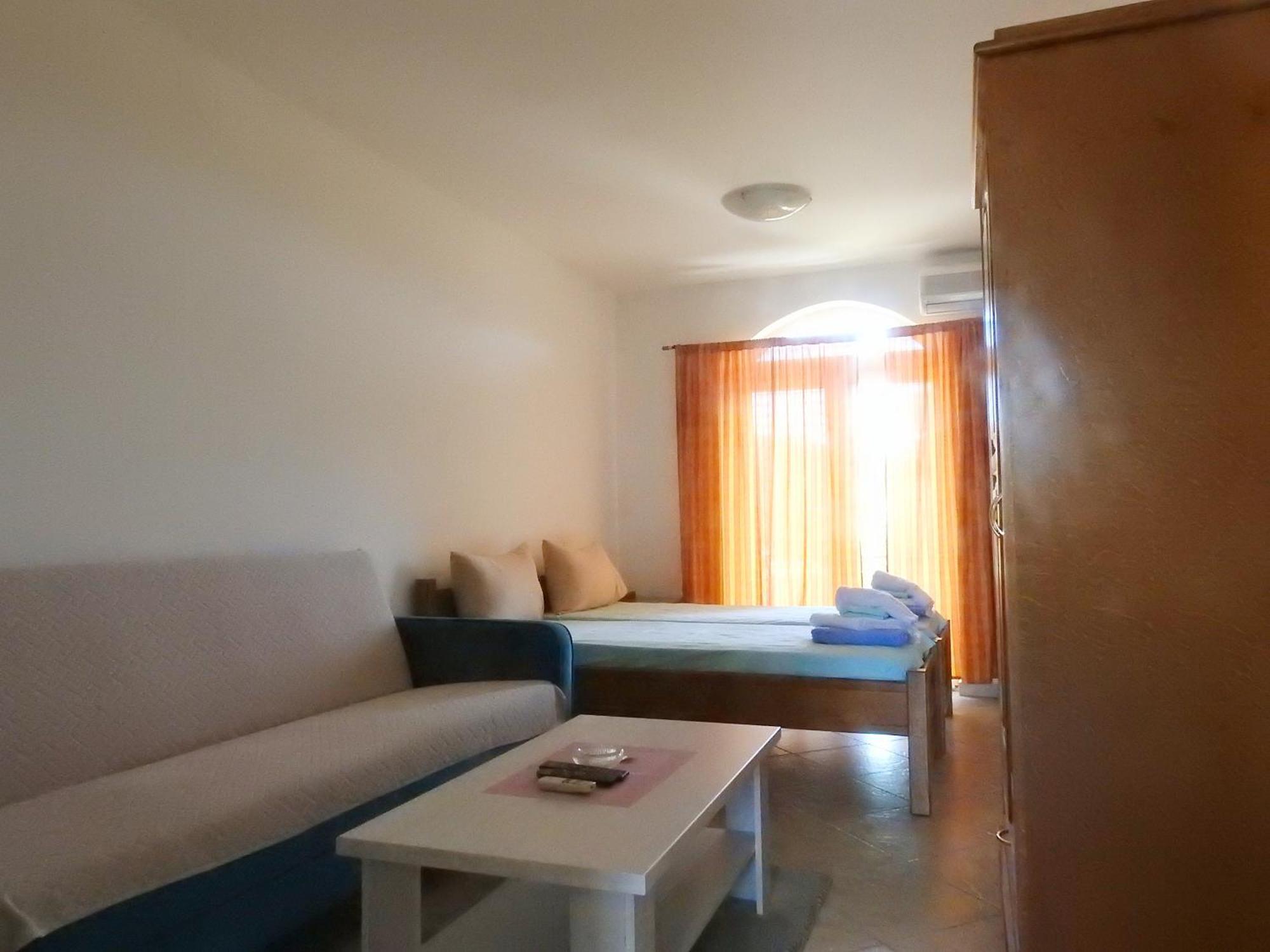 Luna Apartments Budva Room photo